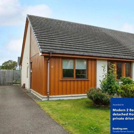 Modern 2 Bedroom Semi Detached House With Own Private Driveway Inverness Exterior photo