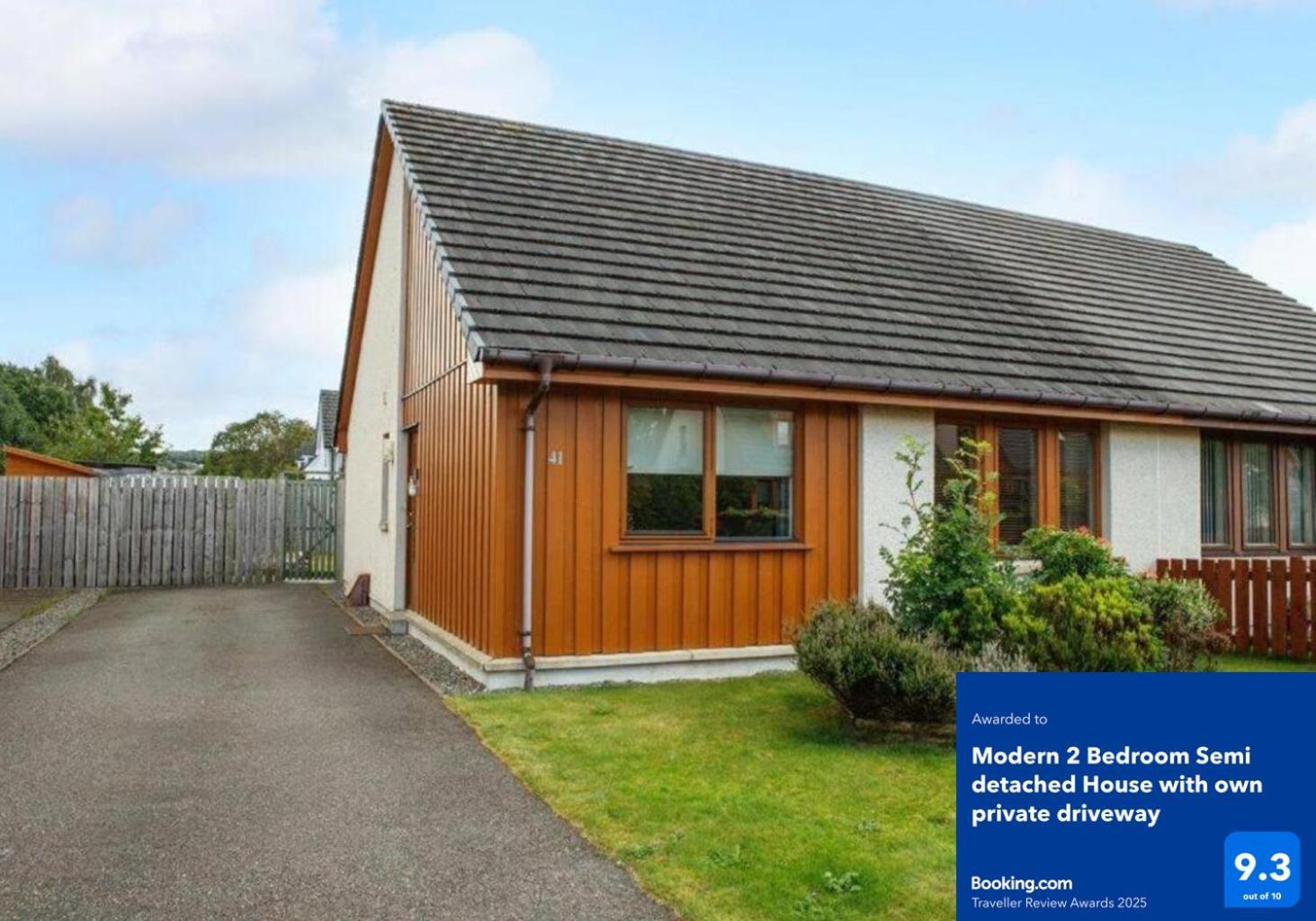 Modern 2 Bedroom Semi Detached House With Own Private Driveway Inverness Exterior photo